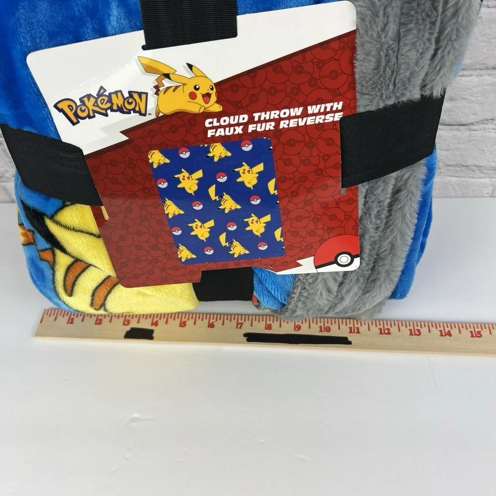 Pokemon Cloud Throw Blanket‎ 50x60 Faux Fur Reverse Pikachu Pokeball Northwest